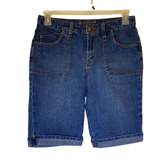 Gloria Vanderbilt Women size 6  Classic Blue Denim Mia Bermuda Shorts slimming - Picture 1 of 6